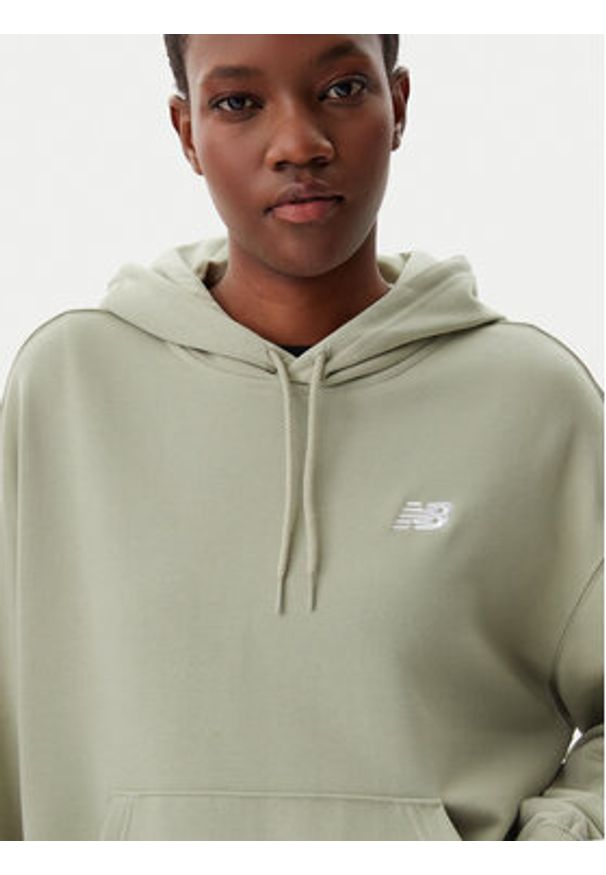 New Balance Bluza WT41507 Zielony Relaxed Fit. Kolor: zielony. Materiał: bawełna, syntetyk