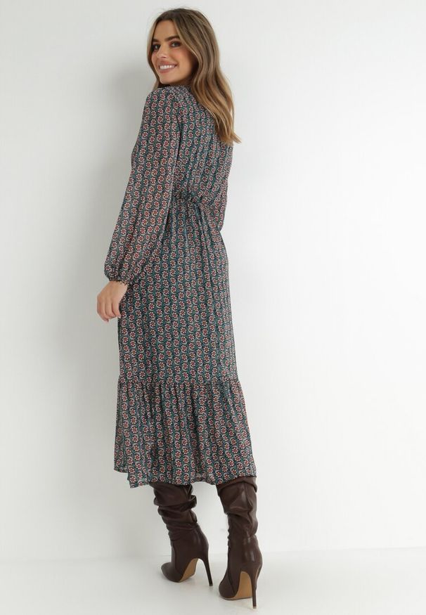 Born2be - Ciemnozielona Sukienka z Trójkątnym Dekoltem i Gumką w Pasie Hutyz. Kolor: zielony. Wzór: kwiaty. Typ sukienki: rozkloszowane. Długość: midi