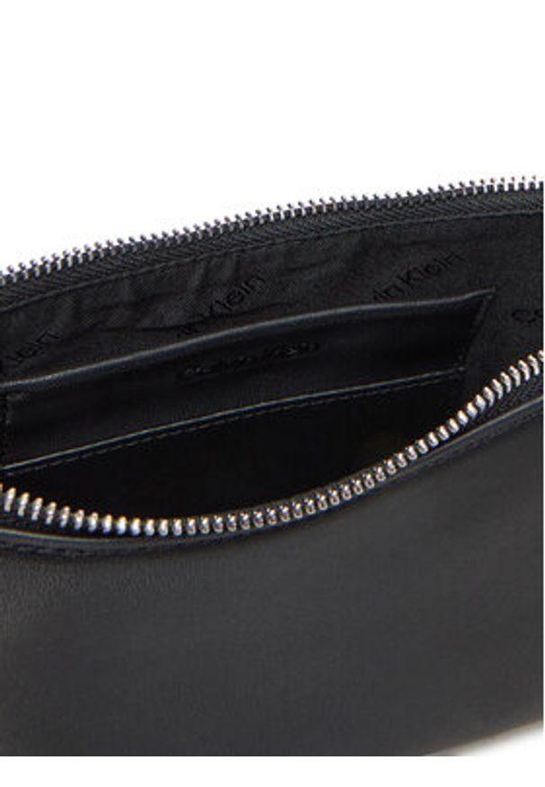 Calvin Klein Torebka Ck Must Conv Logo Jqd Strap Xbod LV04F3095G Czarny. Kolor: czarny. Materiał: skórzane