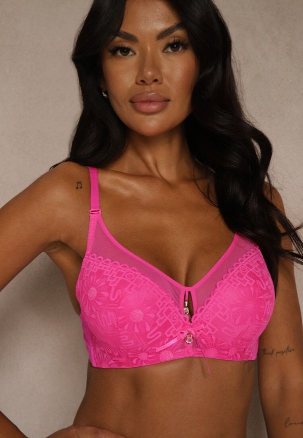 Renee - Różowy Biustonosz Ozdobiony Transparentnymi Wstawkami i Koronką Brannor. Kolor: różowy. Materiał: koronka. Wzór: aplikacja, koronka