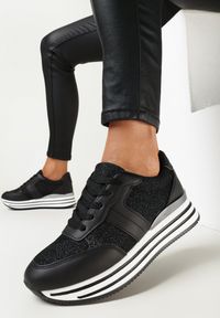 Born2be - Czarne Brokatowe Sneakersy na Piankowej Podeszwie Takamas. Nosek buta: okrągły. Zapięcie: sznurówki. Kolor: czarny. Materiał: materiał. Sezon: wiosna, lato, jesień. Obcas: na obcasie. Wysokość obcasa: niski #1