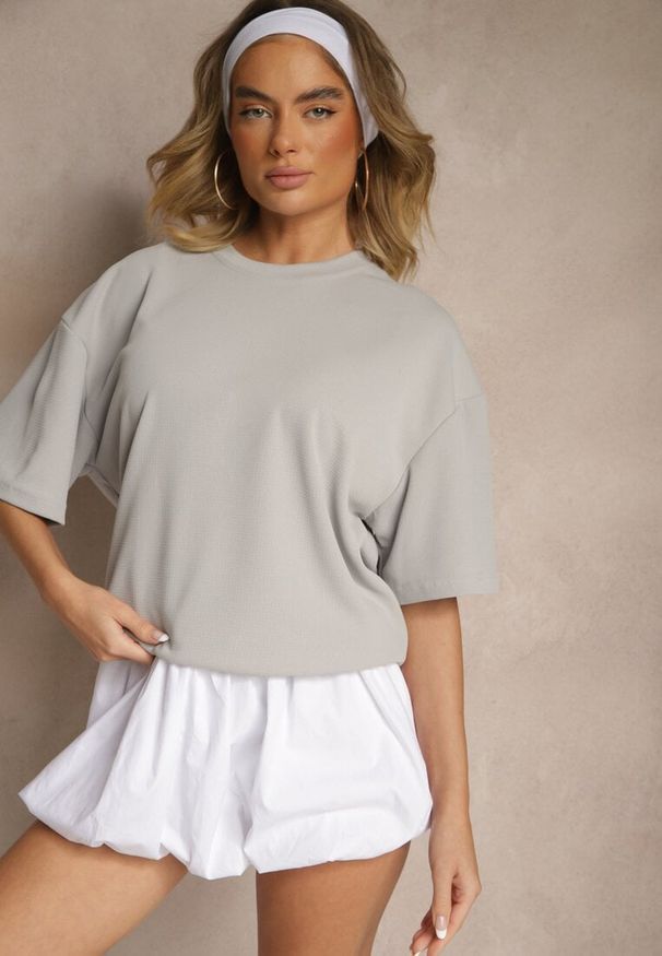 Renee - Jasnoszara Koszulka T-shirt Basic Palenitia. Okazja: na co dzień. Kolor: szary. Styl: klasyczny, casual