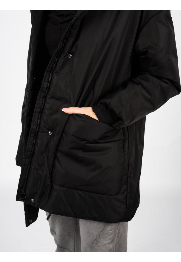 Geox Kurtka "Diodana" | W2620F T2600 | Kobieta | Czarny. Okazja: na co dzień. Typ kołnierza: kaptur. Kolor: czarny. Materiał: poliester. Styl: casual