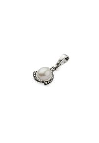Polcarat Design - Wisiorek srebrny W 1883 perła. Materiał: srebrne. Kolor: srebrny. Kamień szlachetny: perła #1