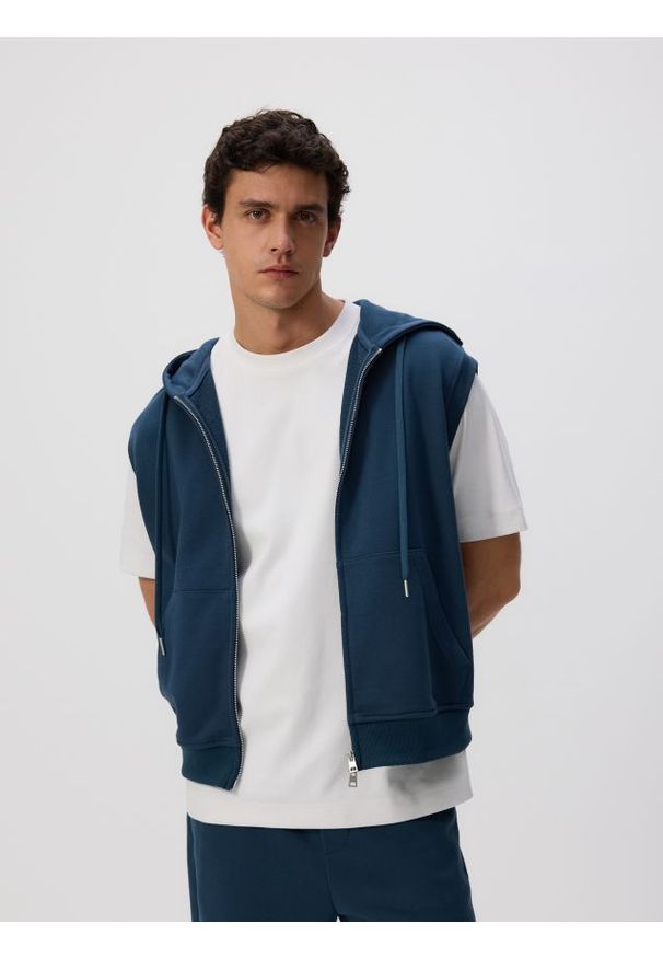 Reserved - Kamizelka z kapturem - granatowy. Typ kołnierza: kaptur. Kolor: niebieski. Materiał: dzianina, bawełna