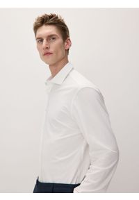 Reserved - Dzianinowa koszula slim fit - biały. Kolor: biały. Materiał: dzianina #1