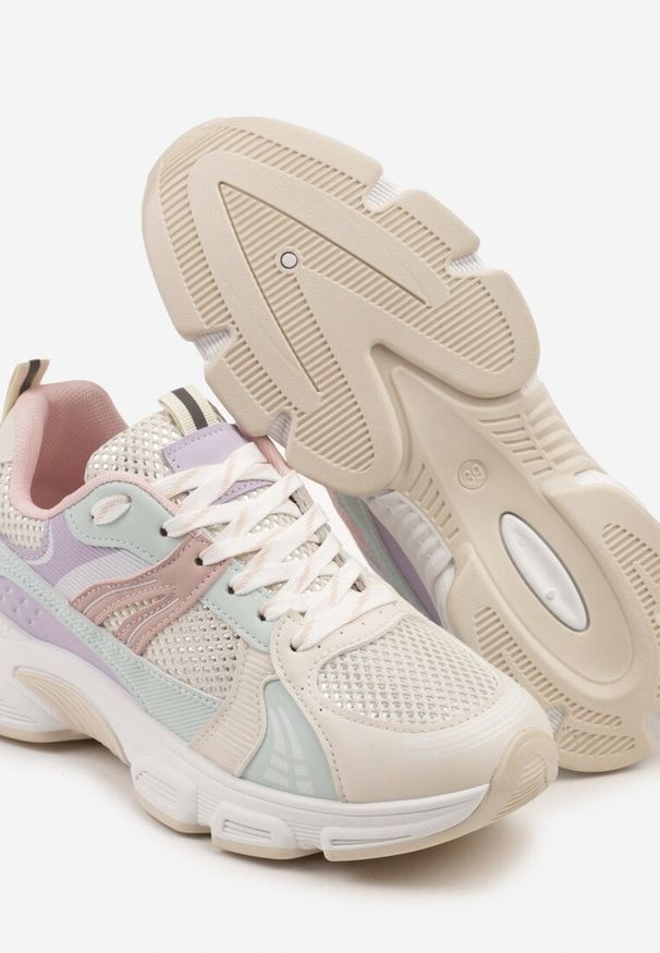 Renee - Biało-Fioletowe Streetwearowe Sneakersy ze Wstawkami z Siateczki Deylisse. Okazja: na co dzień, na spacer. Kolor: biały. Materiał: jeans. Szerokość cholewki: normalna. Sport: turystyka piesza