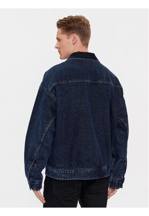 Calvin Klein Jeans Kurtka jeansowa J30J324575 Granatowy Boxy Fit. Kolor: niebieski. Materiał: bawełna