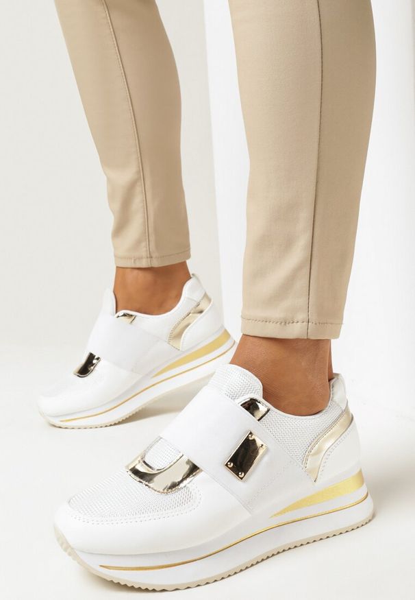 Born2be - Białe Sneakersy na Platformie z Szeroką Gumką Lemmitty. Kolor: biały. Obcas: na platformie