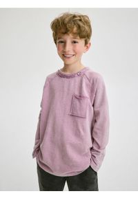 Reserved - Longsleeve oversize z kieszenią - fioletowy. Kolor: fioletowy. Materiał: dzianina, bawełna. Długość rękawa: długi rękaw