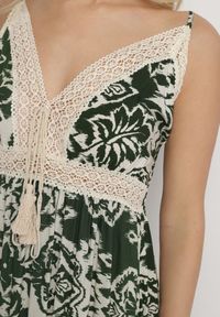 Born2be - Zielona Bawełniana Sukienka Rozkloszowana w Etniczny Wzór z Koronką Taliosha. Okazja: na co dzień. Typ kołnierza: dekolt w kształcie V. Kolor: zielony. Materiał: koronka, bawełna. Długość rękawa: na ramiączkach. Wzór: koronka. Styl: casual, elegancki #2