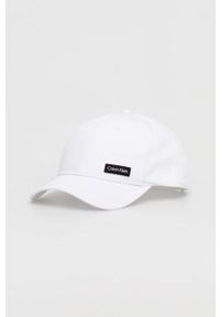Calvin Klein czapka z daszkiem bawełniana kolor biały z aplikacją. Kolor: biały. Materiał: bawełna. Wzór: aplikacja