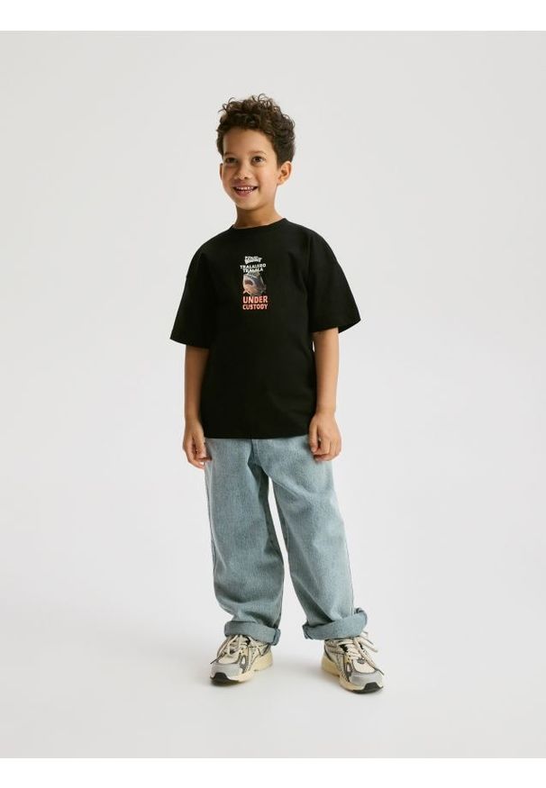 Reserved - T-shirt Tralalero Tralala - czarny. Kolor: czarny. Materiał: bawełna, dzianina