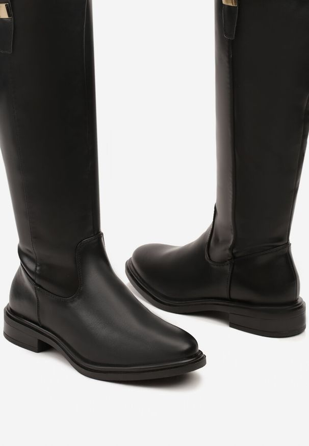 Renee - Czarne Eleganckie Kozaki z Ozdobnym Detalem przy Cholewce Linnealisa. Okazja: na spacer, na co dzień. Kolor: czarny. Szerokość cholewki: normalna. Wzór: aplikacja. Materiał: jeans, wełna. Sezon: zima, jesień. Obcas: na obcasie. Styl: elegancki. Wysokość obcasa: średni