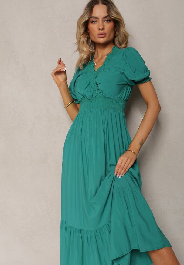 Renee - Ciemnozielona Boho Sukienka z Bawełny o Kopertowym Fasonie Rissatina. Okazja: do pracy. Typ kołnierza: dekolt w kształcie V. Kolor: zielony. Materiał: bawełna. Typ sukienki: kopertowe. Styl: boho