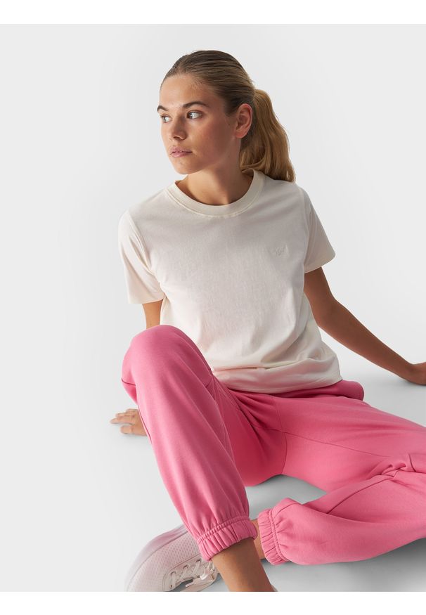 4f - 4F T-shirt regular gładki damski - beżowy L. Okazja: na co dzień. Kolor: beżowy. Materiał: dzianina, skóra, materiał, jersey, bawełna. Długość rękawa: krótki rękaw. Długość: krótkie. Wzór: gładki. Sezon: lato. Styl: casual, klasyczny, sportowy