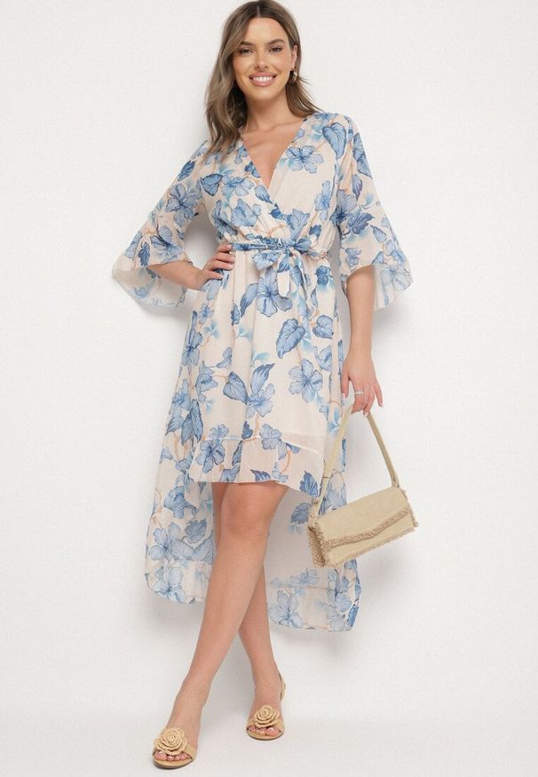 Born2be - Niebieska Bawełniana Sukienka Kopertowa o Asymetrycznym Kroju z Wiązanym Paskiem Niteira. Okazja: na randkę, na co dzień. Typ kołnierza: dekolt w kształcie V. Kolor: niebieski. Materiał: bawełna. Typ sukienki: kopertowe, asymetryczne. Styl: casual