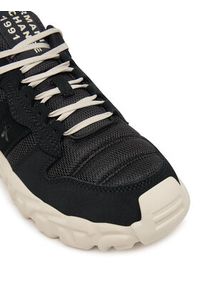 Armani Exchange Sneakersy XM001692 AF17369 UC001 Czarny. Kolor: czarny. Materiał: materiał #3