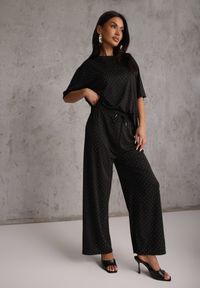 Renee - Czarny Oversizowy Komplet Zdobiony Cyrkoniami T-shirt i Spodnie Arnateia. Kolor: czarny. Wzór: aplikacja #6