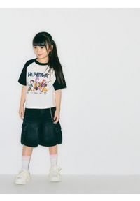 Reserved - Jeansowe szorty z łańcuszkiem - czarny. Kolor: czarny. Materiał: jeans #1