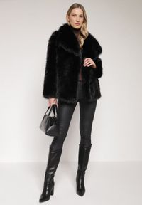 Born2be - Czarna Kurtka Futerko o Dwurzędowym Kroju Oversize Nevisa. Okazja: do pracy, na spotkanie biznesowe. Kolor: czarny. Materiał: futro. Sezon: zima, jesień. Styl: biznesowy #7