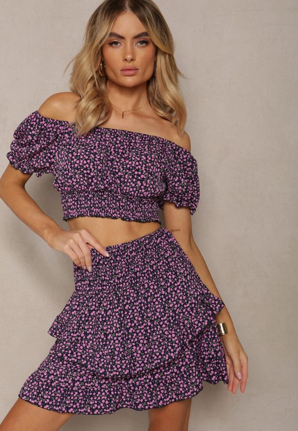 Renee - Granatowy Komplet w Kwiaty 2-Częściowy Top w Stylu Hiszpanki i Spódnica z Falbanką Crispa. Kolor: niebieski. Materiał: materiał. Wzór: kwiaty