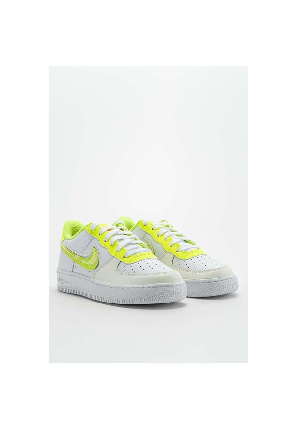 Buty do chodzenia damskie Nike Air Force 1. Kolor: biały. Model: Nike Air Force. Sport: turystyka piesza