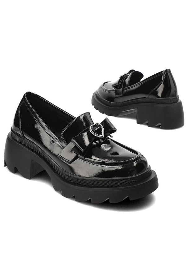 Czarne Mokasyny S.Barski Stylowe Wsuwane Obuwie Damskie Z Kokardką. Okazja: na co dzień. Zapięcie: bez zapięcia. Kolor: czarny. Materiał: skóra, lakier, jeans. Styl: elegancki