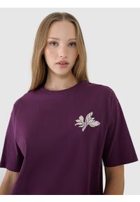 4f - 4F T-shirt oversize z nadrukiem damski - fioletowy XL. Okazja: na co dzień. Kolor: fioletowy. Materiał: dzianina, bawełna, jersey. Długość rękawa: krótki rękaw. Długość: krótkie. Wzór: nadruk. Sezon: lato. Styl: klasyczny, sportowy, casual