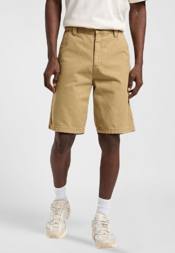 Lee - MĘSKIE SPODENKI LEE CARPENTER SHORT OSCAR KHAKI 112364158. Kolor: brązowy