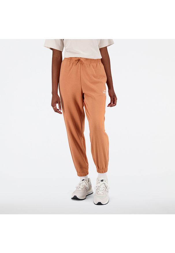 Spodnie damskie New Balance WP31508SEI – brązowe. Kolor: brązowy. Materiał: poliester, dresówka, bawełna