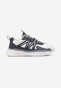 Born2be - Białe Płaskie Buty Sportowe Sneakersy z Geometrycznym Wzorem Redela. Okazja: na co dzień. Zapięcie: sznurówki. Kolor: biały. Materiał: jeans. Wzór: geometria. Obcas: na obcasie. Wysokość obcasa: niski #1