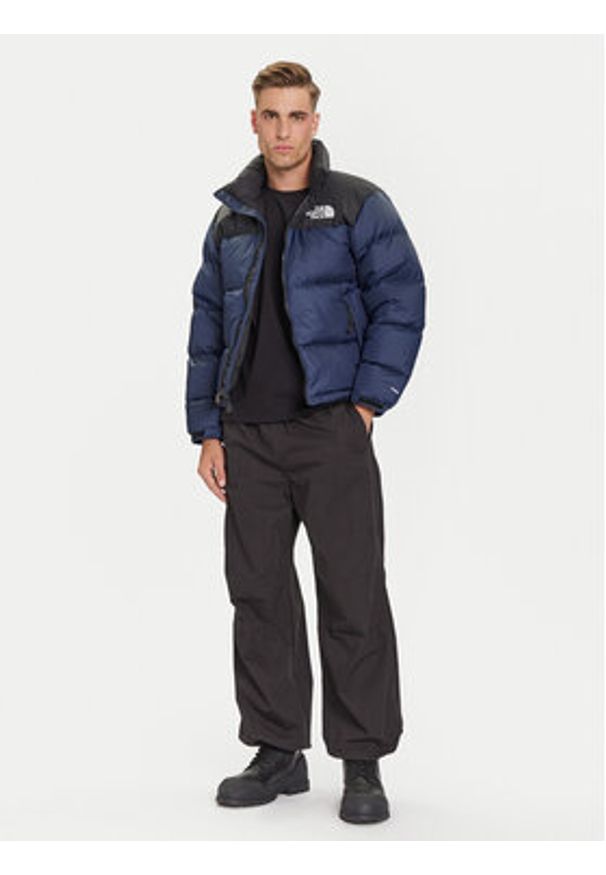 The North Face Kurtka puchowa 1996 Retro Nuptse NF0A3C8D Granatowy Loose Fit. Kolor: niebieski. Materiał: syntetyk. Styl: retro