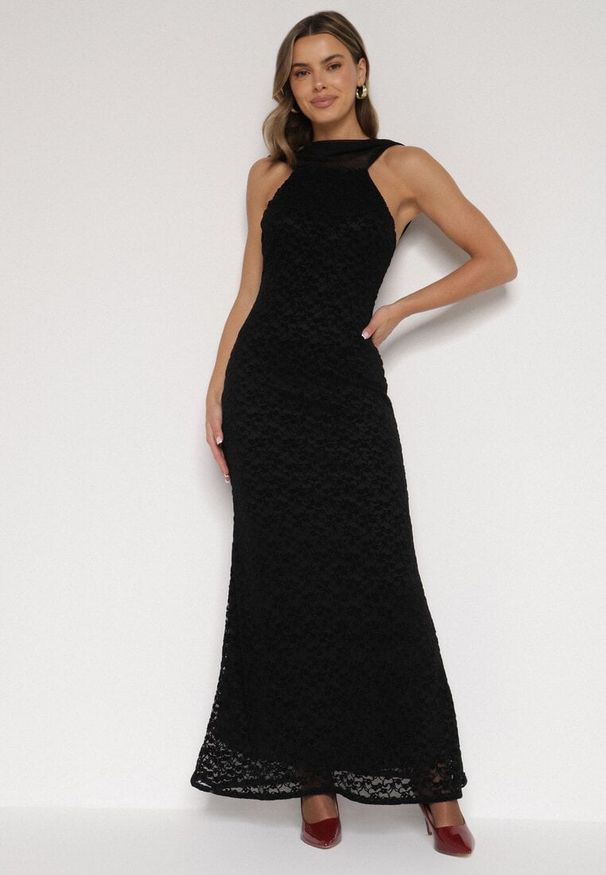 Born2be - Czarna Asymetryczna Sukienka z Falbaną Nawedina. Kolor: czarny. Materiał: poliester. Typ sukienki: asymetryczne