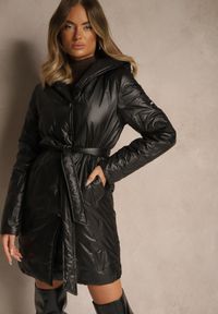Renee - Czarna Pikowana Kurtka z Kapturem i Wiązanym Paskiem Elladie. Okazja: na co dzień. Typ kołnierza: kaptur. Kolor: czarny. Materiał: jeans, dzianina. Styl: casual #4