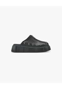 Inuikii Matilda Mule Klapki damskie. Okazja: na co dzień. Kolor: czarny. Materiał: guma, materiał. Sezon: lato. Styl: casual