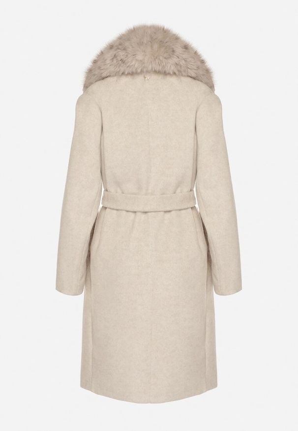 Born2be - Beżowy Płaszcz Wiązany w Talii z Futrzanym Kołnierzem i Kieszeniami Perrie. Okazja: na co dzień. Kolor: beżowy. Materiał: futro. Styl: casual, elegancki