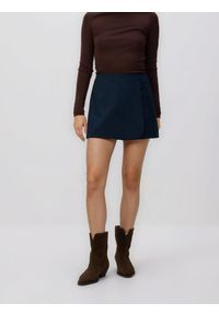 Reserved - Spódnico-szorty z dodatkiem wiskozy - granatowy. Kolor: niebieski. Materiał: wiskoza. Wzór: gładki