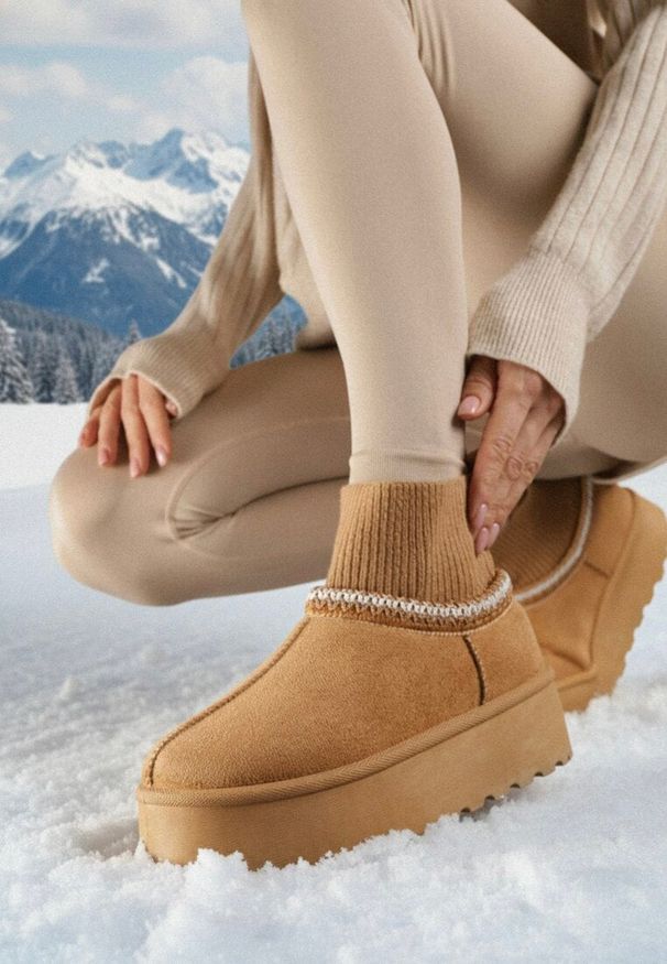 Born2be - Jasnobrązowe Śniegowce VICES na Grubej Podeszwie z Haftem i Skarpetkową Cholewką Enantia. Okazja: na co dzień. Kolor: brązowy. Materiał: jeans. Szerokość cholewki: normalna. Wzór: haft. Styl: elegancki, casual