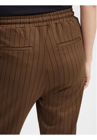 Fransa Spodnie materiałowe 20610972 Brązowy Regular Fit. Kolor: brązowy. Materiał: wiskoza