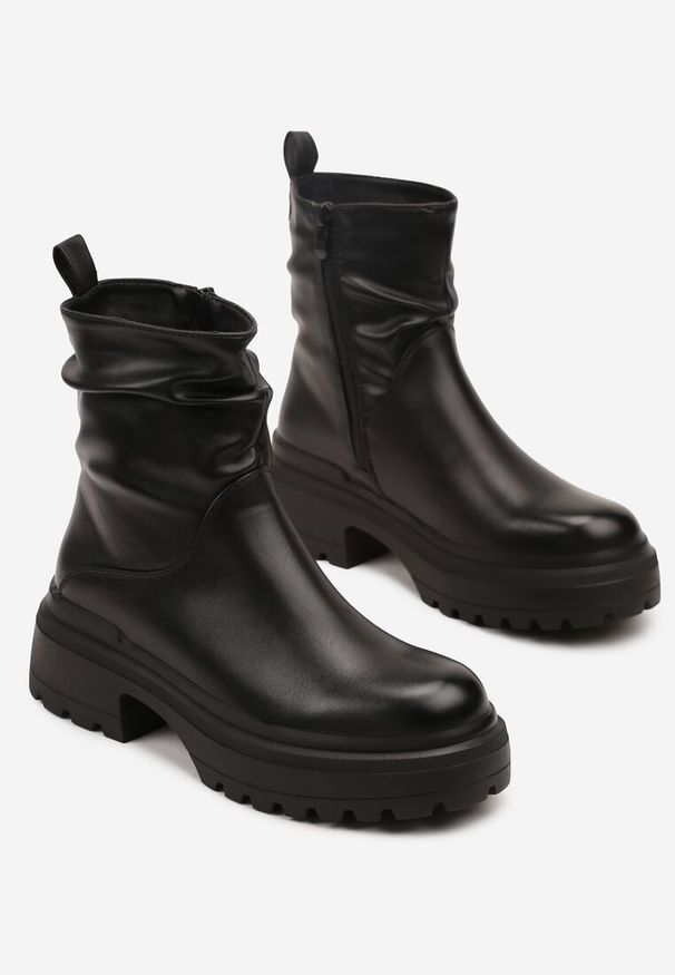 Born2be - Czarne Marszczone Botki na Grubej Podeszwie Catrie. Okazja: na spotkanie biznesowe, do pracy, na co dzień. Kolor: czarny. Materiał: jeans. Styl: klasyczny, biznesowy, casual, elegancki