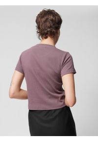 outhorn - T-shirt crop w prążki damski - brązowy. Kolor: brązowy. Materiał: dzianina, materiał, elastan, bawełna, prążkowany. Wzór: prążki #6