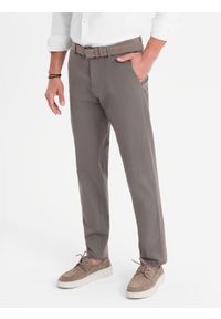Ombre Clothing - Spodnie męskie chino REGULAR FIT z delikatną strukturą – szare V1 - Rozmiar: M. Okazja: na co dzień. Kolor: szary. Materiał: tkanina, elastan, bawełna. Styl: klasyczny, casual