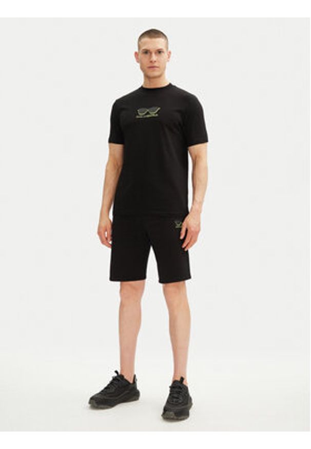 Karl Lagerfeld - KARL LAGERFELD T-Shirt 755400 552235 Czarny Regular Fit. Typ kołnierza: dekolt w karo. Kolor: czarny. Materiał: bawełna