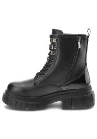 Czarne Botki Filippo Modne Skórzane Buty. Okazja: na spacer. Kolor: czarny. Szerokość cholewki: normalna. Wzór: nadruk, gładki, aplikacja. Materiał: skóra. Sezon: zima. Obcas: na obcasie. Styl: rockowy. Wysokość obcasa: niski #3