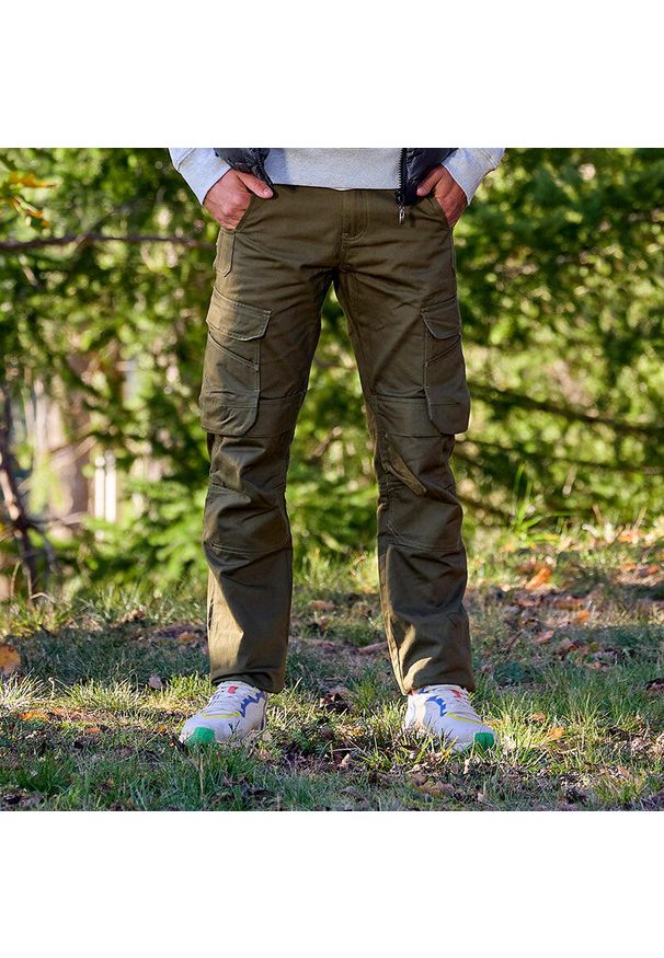 FEROCE - Spodnie cargo wielokieszeniowe – khaki. Kolor: zielony. Materiał: bawełna. Długość: długie