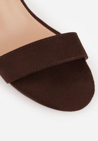 Born2be - Ciemnobrązowe Sandały Vices na Obcasie w Klasycznym Stylu Jelhiris. Okazja: na ślub cywilny, na wesele. Zapięcie: sprzączka. Kolor: brązowy. Obcas: na obcasie. Styl: klasyczny. Wysokość obcasa: średni #6