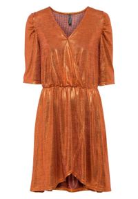 Sukienka z brokatowym połyskiem i założeniem kopertowym bonprix czerwony miedziany metaliczny. Kolor: pomarańczowy. Typ sukienki: kopertowe #1