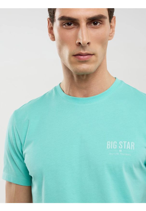 Big-Star - Koszulka męska z krótkim rękawem z logo BIG STAR turkusowa Brunomi 302. Okazja: na co dzień. Kolor: turkusowy. Materiał: dzianina. Długość rękawa: krótki rękaw. Długość: krótkie. Wzór: nadruk. Sezon: lato. Styl: klasyczny, casual
