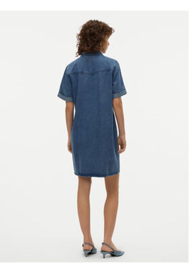 Vero Moda Sukienka jeansowa Jennie 10309665 Niebieski Regular Fit. Kolor: niebieski. Materiał: bawełna